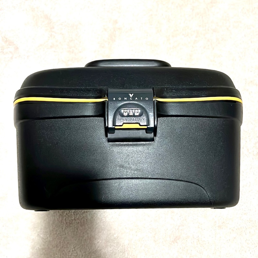 Roncato beauty case carrier